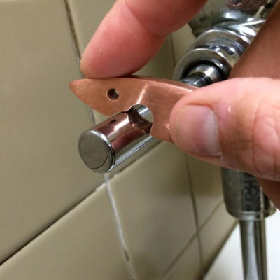 the-copper-shark-flush-handle
